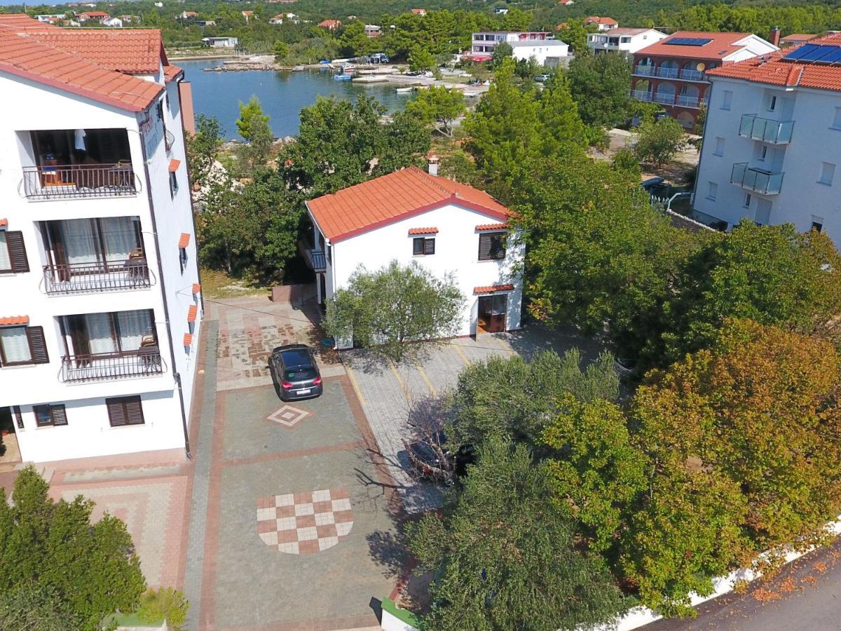 Pansion Croatia Bed and Breakfast Starigrad Paklenica Εξωτερικό φωτογραφία